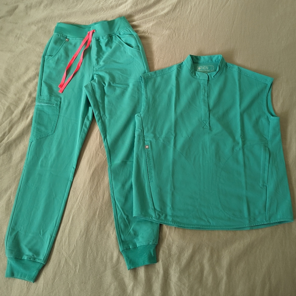 Figs Surgical Green Scrub Set BNWOT